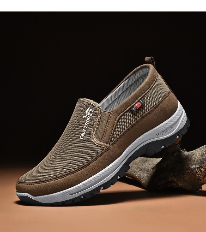 Casual Comfort Shoe in Titanium