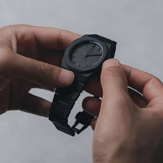 Men's Elegant Black Minimalist Timepiece